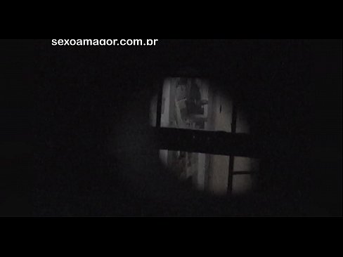 ❤️ Блонди ба таври махфӣ аз ҷониби як сайёҳи ҳамсоя, ки паси хиштҳои холӣ пинҳон шудааст, сабт мешавад ❤️❌ Суперпорно дар tg.mrpornogratis.ru ❤